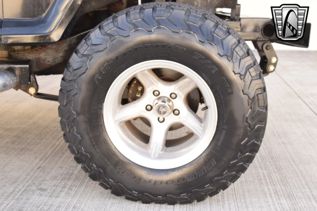 1993 Jeep YJ Wrangler - Image 12 of 12