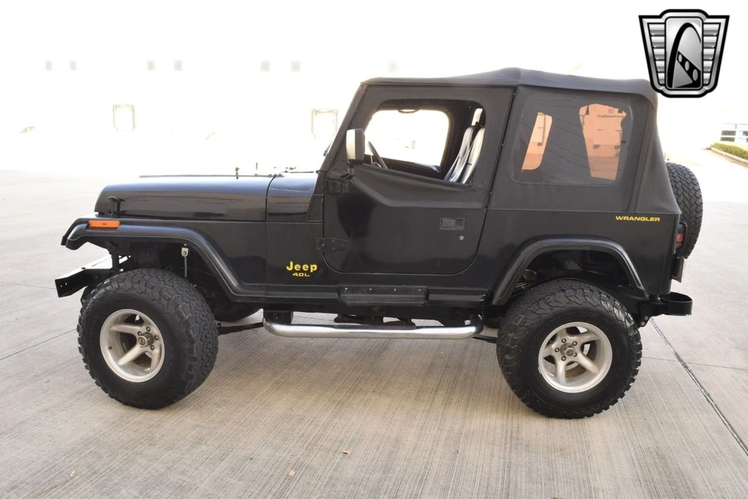 1993 Jeep YJ Wrangler - Image 3 of 12
