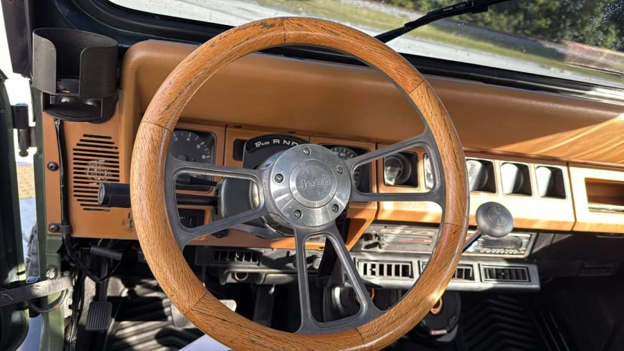 1993 Jeep YJ Wrangler - Image 25 of 31