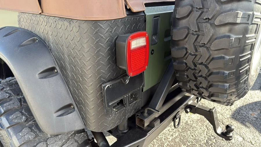 1993 Jeep YJ Wrangler - Image 14 of 31