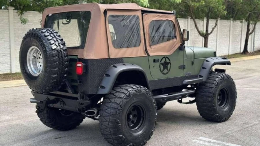 1993 Jeep YJ Wrangler - Image 8 of 31