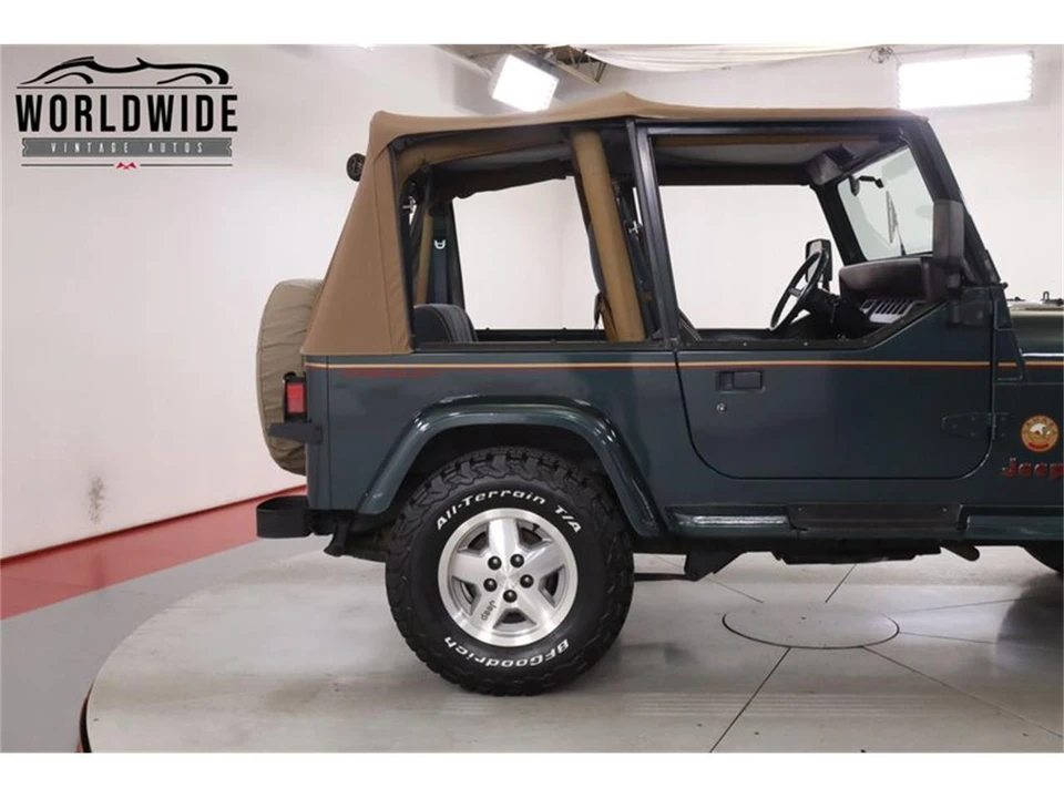 1993 Jeep YJ Wrangler - Image 13 of 31