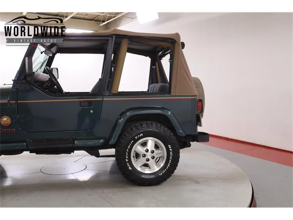 1993 Jeep YJ Wrangler - Image 14 of 31
