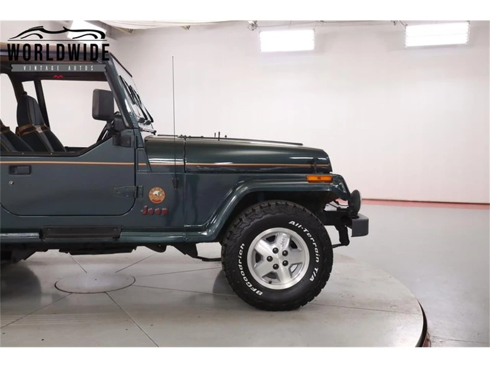 1993 Jeep YJ Wrangler - Image 12 of 31