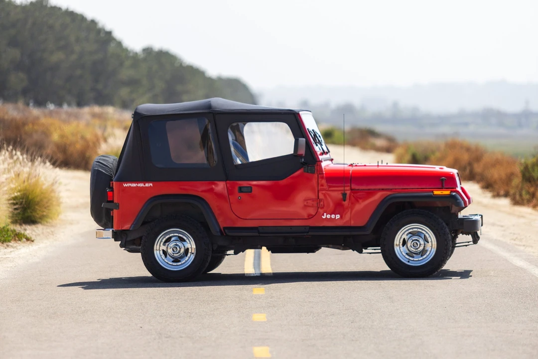 1993 Jeep YJ Wrangler - Image 15 of 31