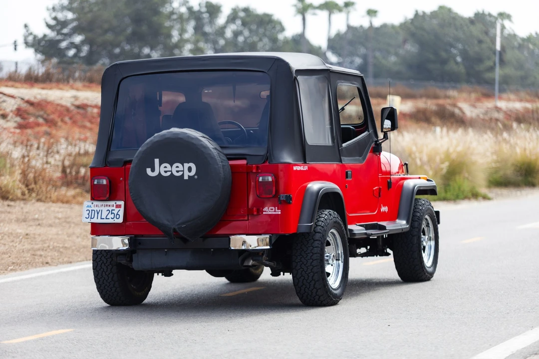 1993 Jeep YJ Wrangler - Image 18 of 31