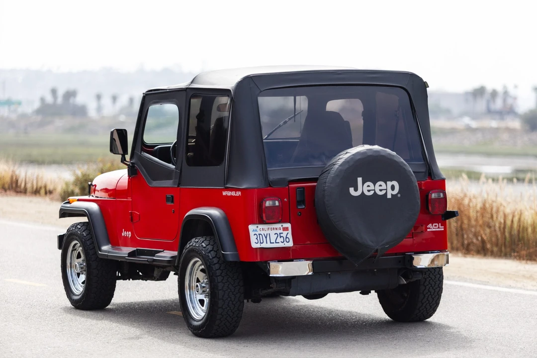 1993 Jeep YJ Wrangler - Image 19 of 31