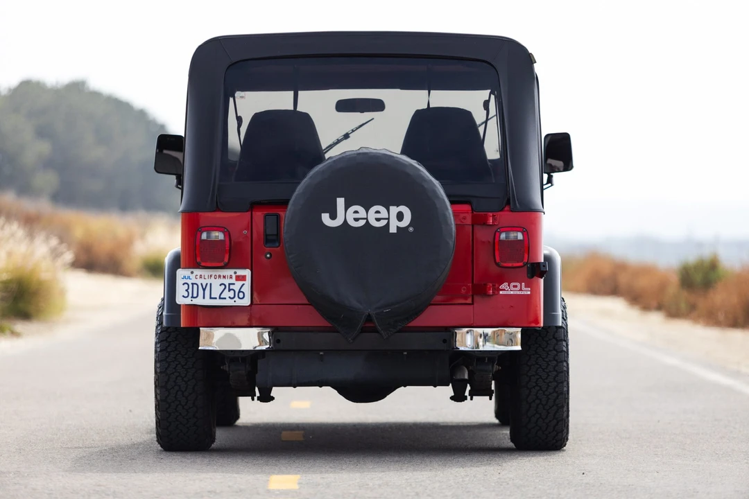 1993 Jeep YJ Wrangler - Image 16 of 31
