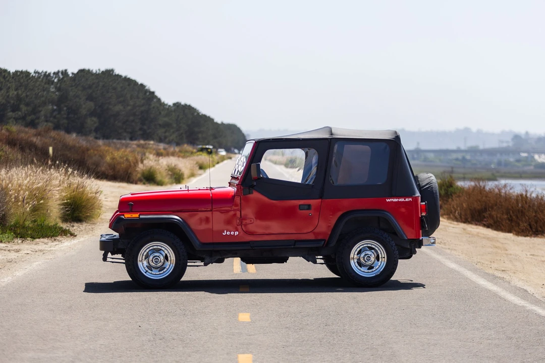 1993 Jeep YJ Wrangler - Image 20 of 31