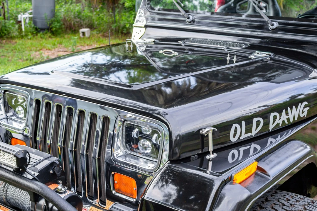 1993 Jeep YJ Wrangler - Image 15 of 31