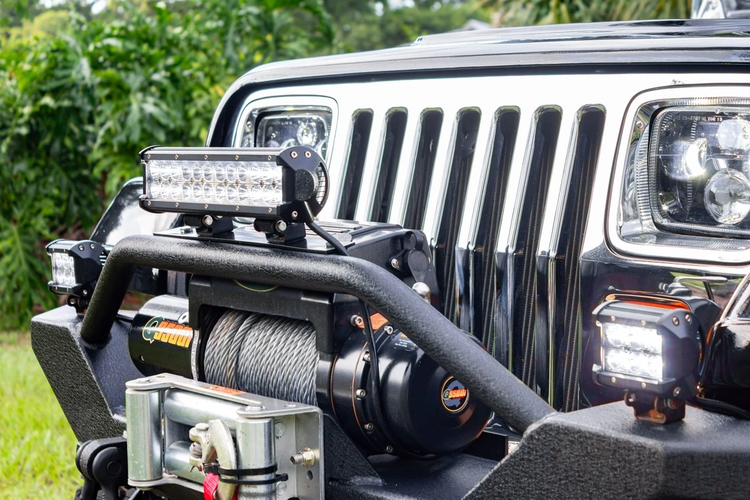 1993 Jeep YJ Wrangler - Image 20 of 31