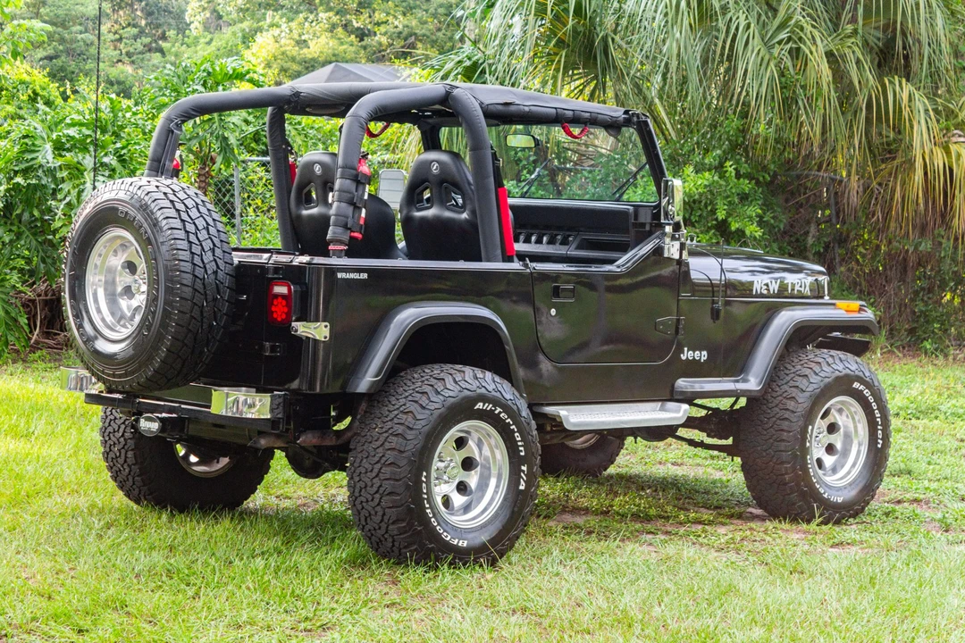 1993 Jeep YJ Wrangler - Image 7 of 31