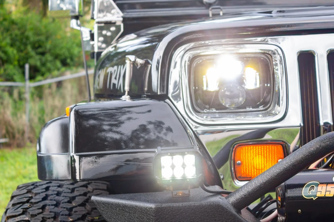 1993 Jeep YJ Wrangler - Image 12 of 31
