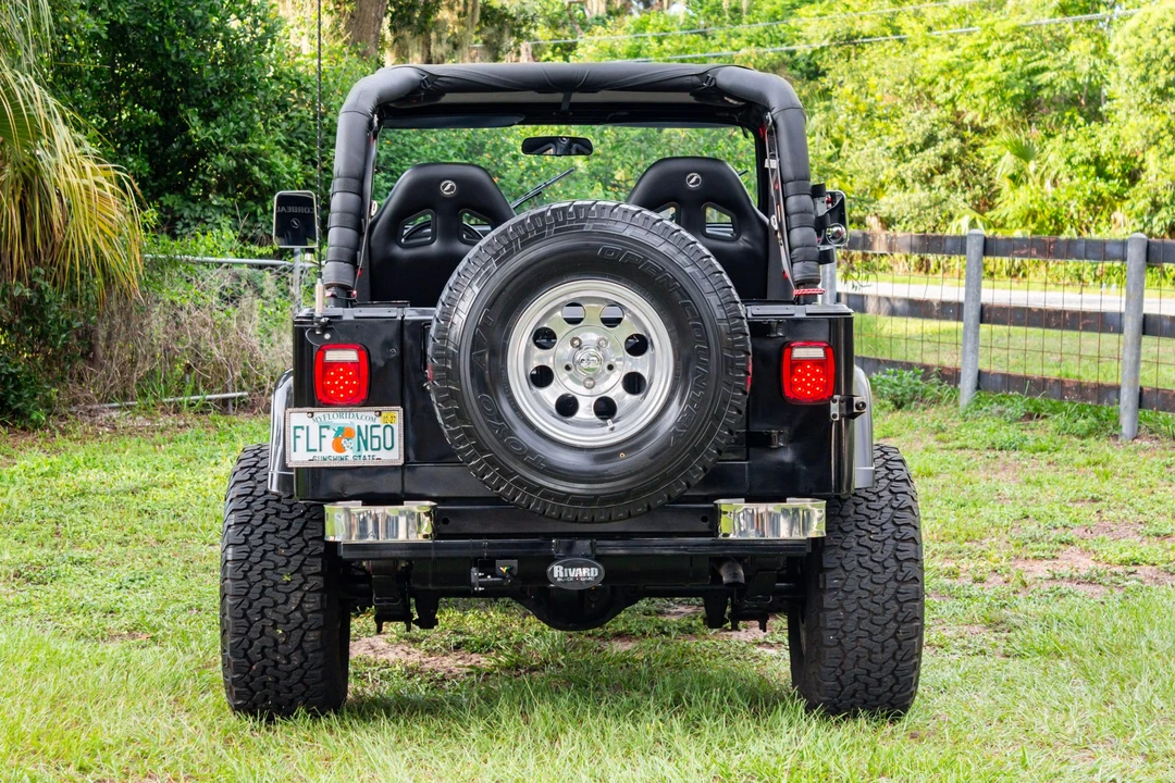 1993 Jeep YJ Wrangler - Image 6 of 31