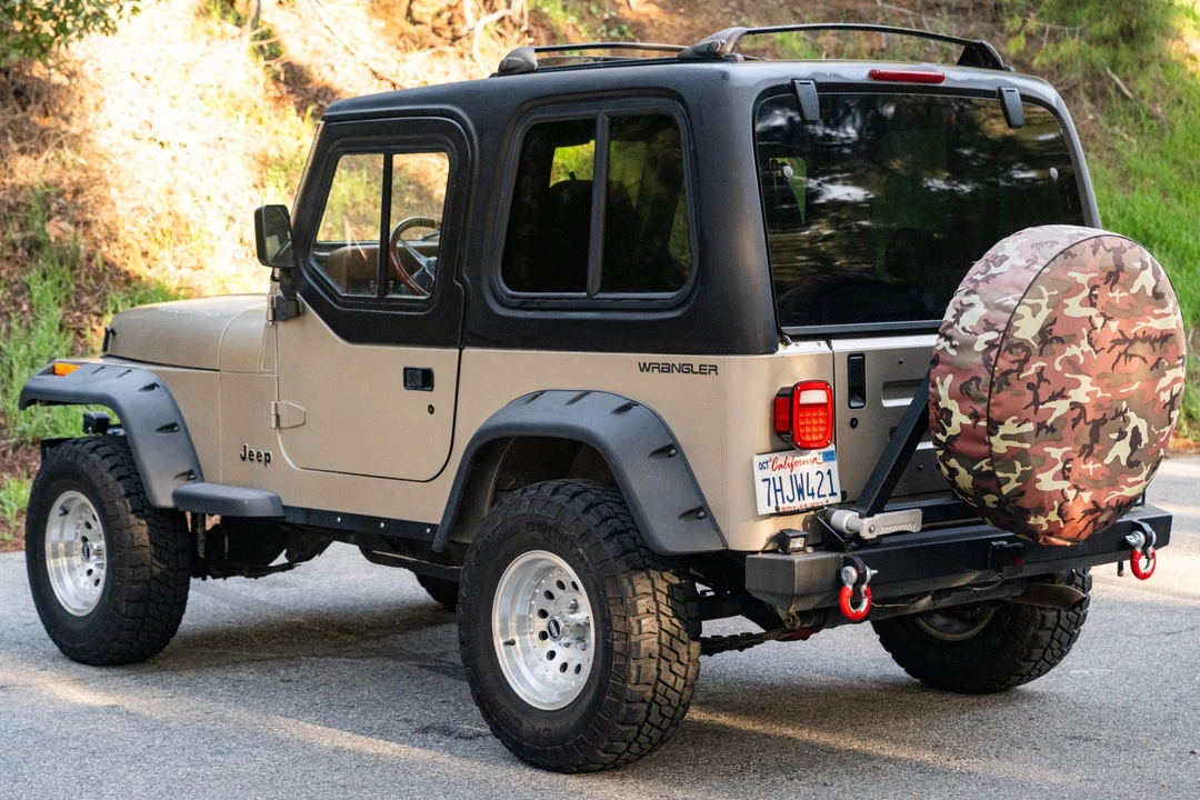 1993 Jeep YJ Wrangler - Image 9 of 31
