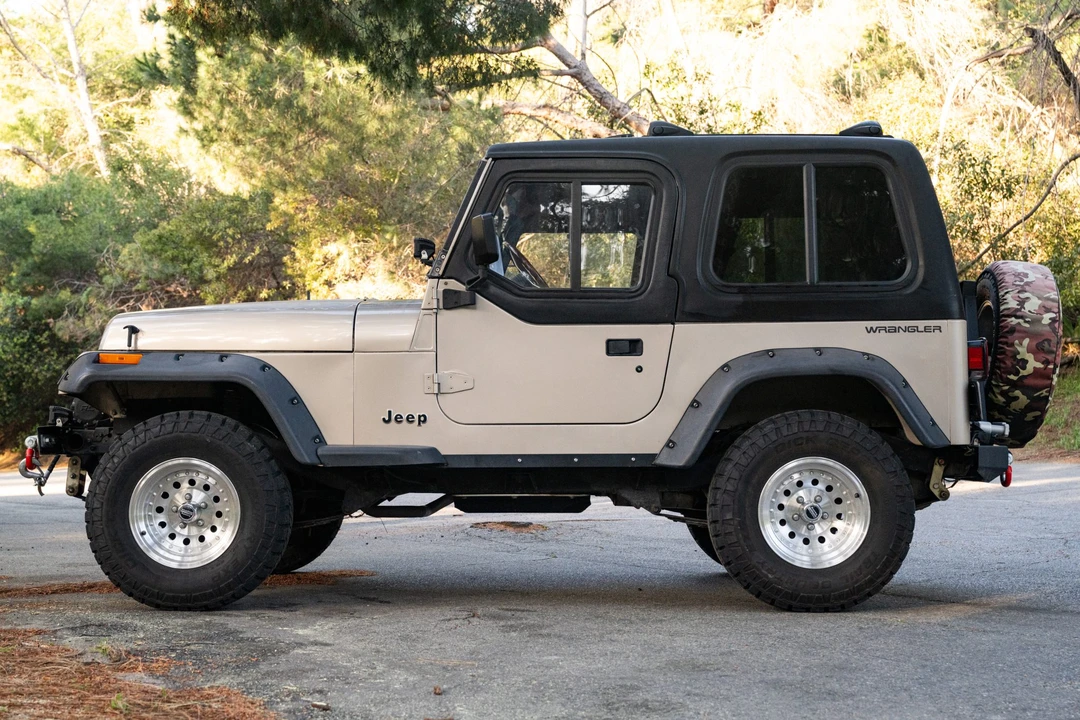 1993 Jeep YJ Wrangler - Image 10 of 31