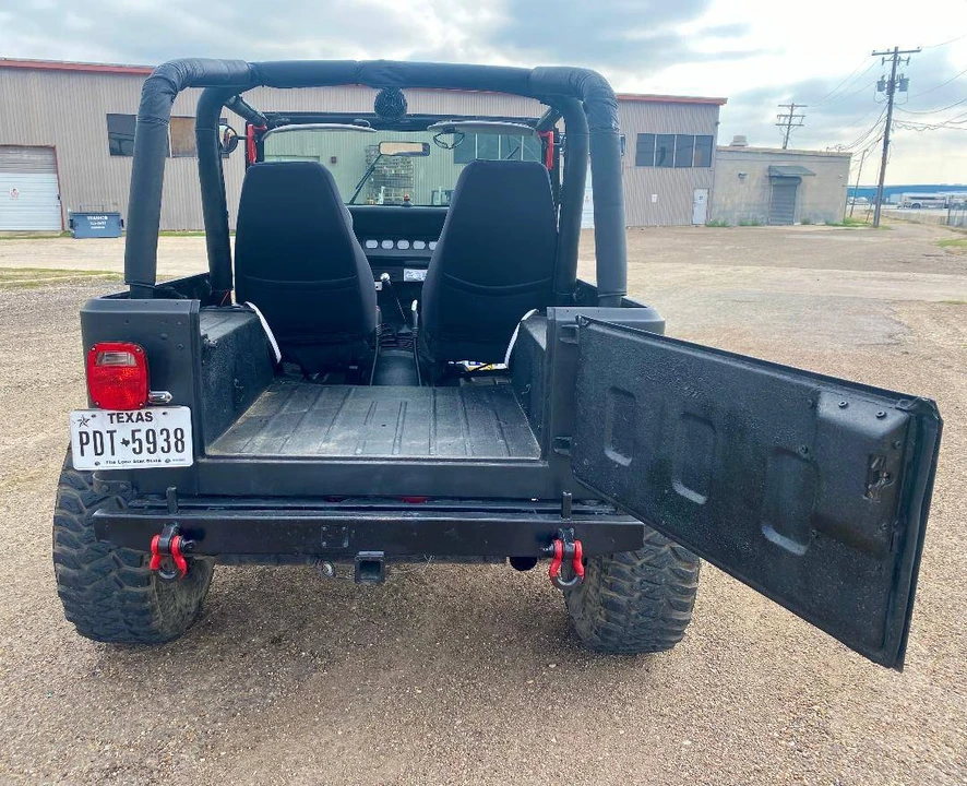1993 Jeep YJ Wrangler - Image 6 of 10