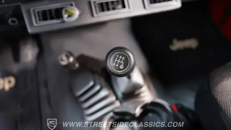 1993 Jeep YJ Wrangler - Image 14 of 31