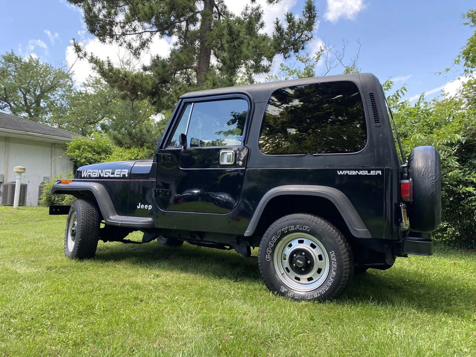 1993 Jeep YJ Wrangler - Image 14 of 31