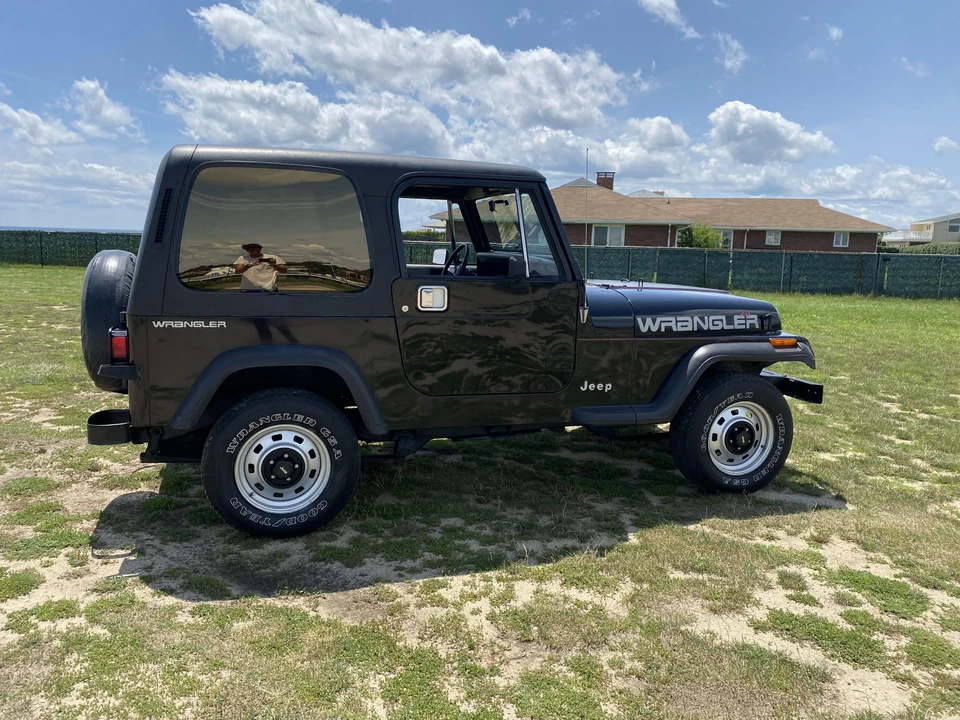 1993 Jeep YJ Wrangler - Image 23 of 31