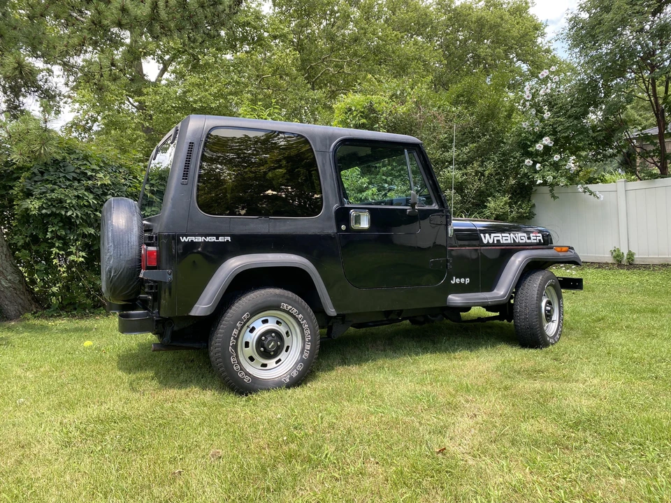 1993 Jeep YJ Wrangler - Image 22 of 31