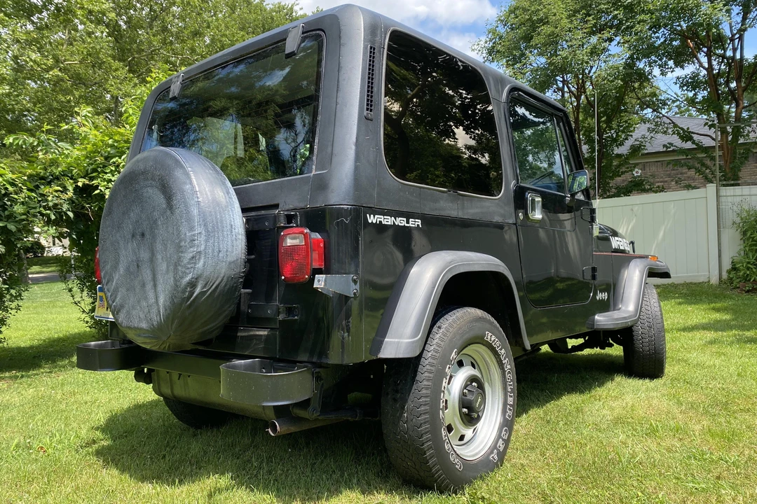 1993 Jeep YJ Wrangler - Image 5 of 31