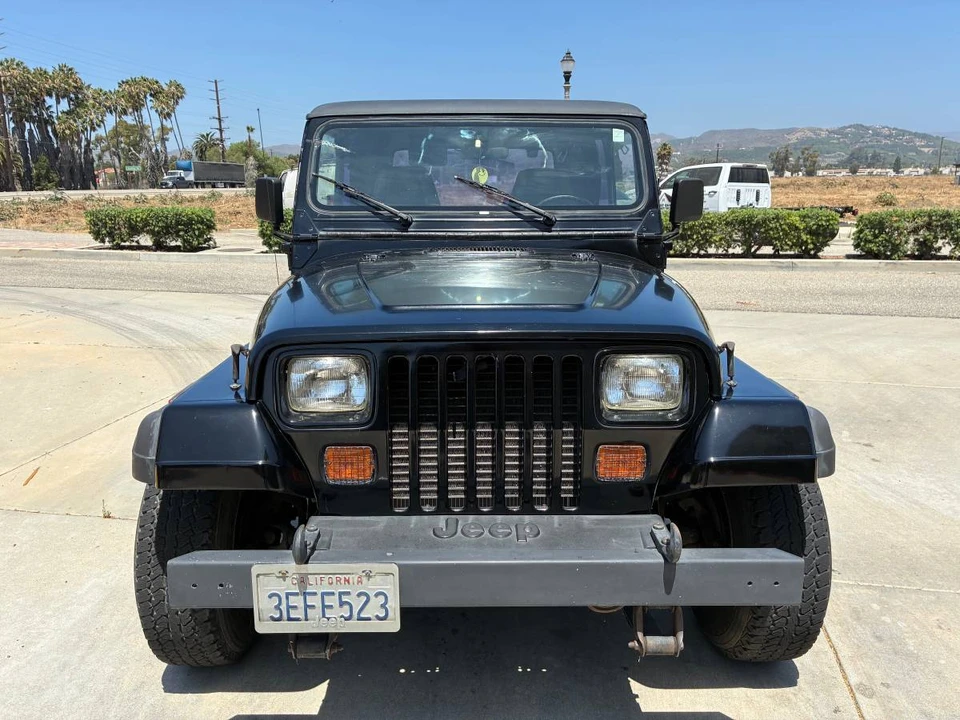 1993 Jeep YJ Wrangler - Image 5 of 17