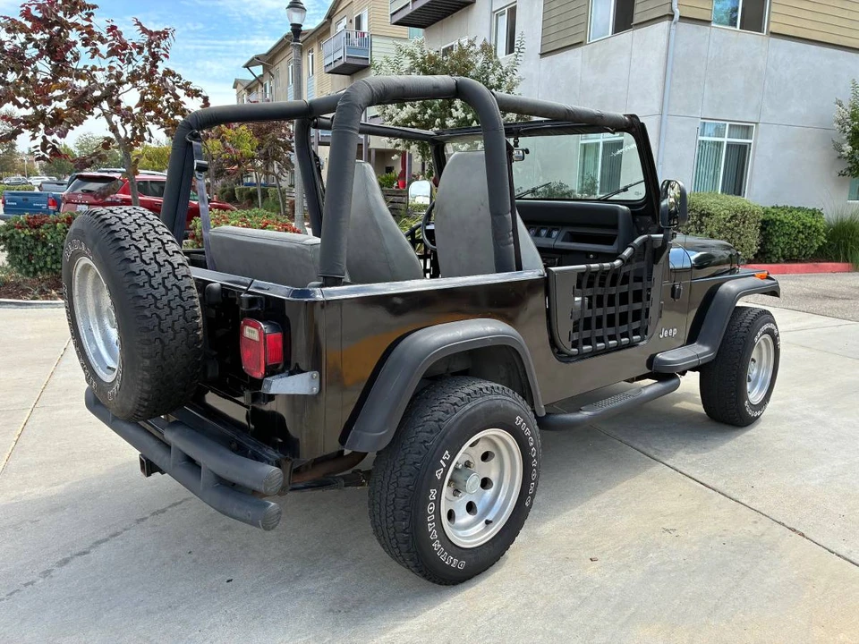 1993 Jeep YJ Wrangler - Image 4 of 17