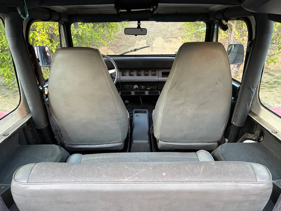 1993 Jeep YJ Wrangler - Image 13 of 17