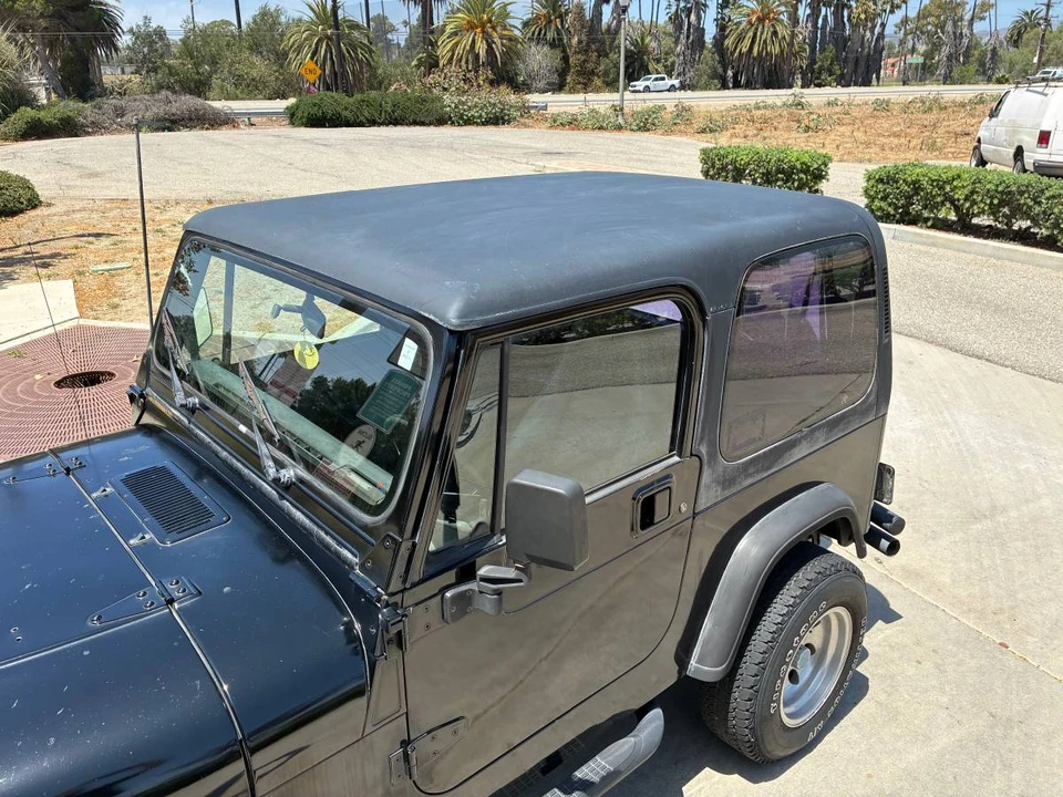 1993 Jeep YJ Wrangler - Image 15 of 17