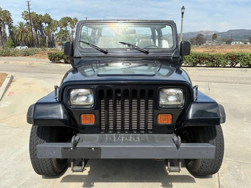 1993 Jeep YJ Wrangler - Image 5 of 17