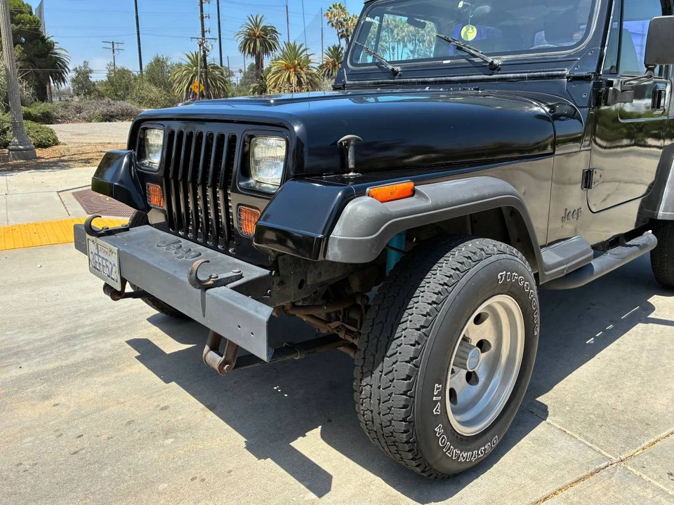 1993 Jeep YJ Wrangler - Image 16 of 17