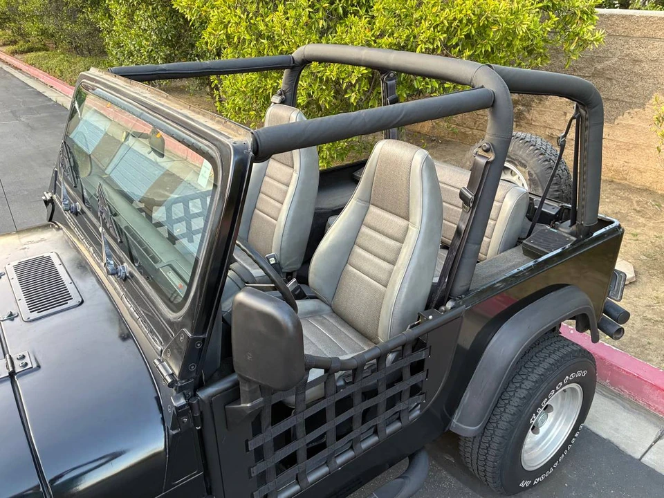 1993 Jeep YJ Wrangler - Image 15 of 17