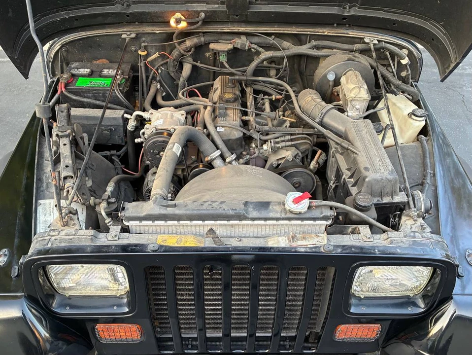 1993 Jeep YJ Wrangler - Image 6 of 17
