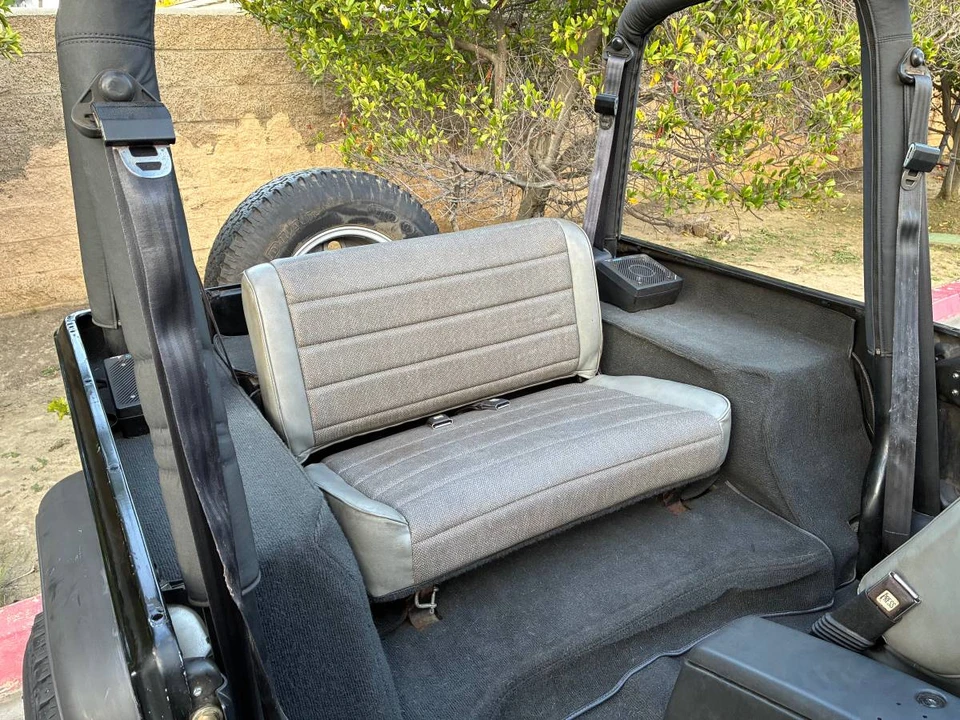 1993 Jeep YJ Wrangler - Image 12 of 17
