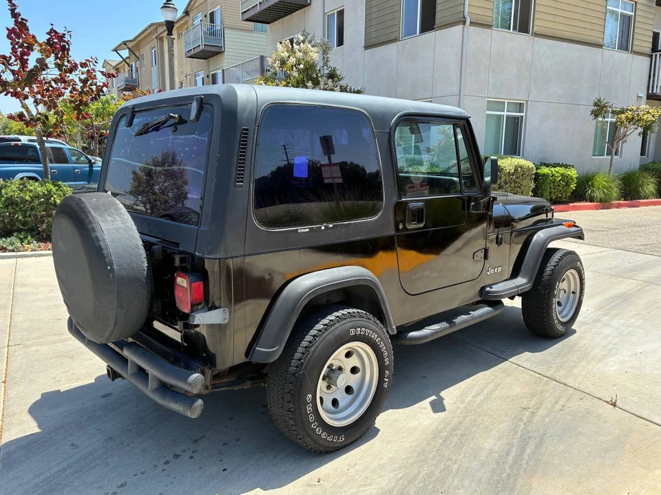 1993 Jeep YJ Wrangler - Image 4 of 17
