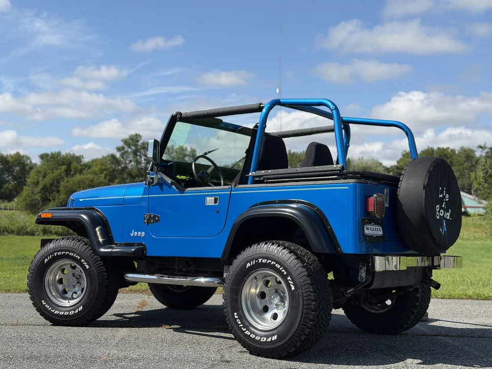 1993 Jeep YJ Wrangler - Image 23 of 31