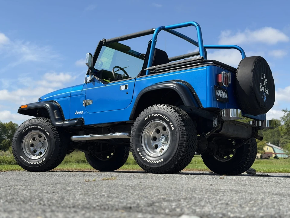 1993 Jeep YJ Wrangler - Image 22 of 31