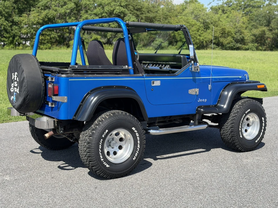 1993 Jeep YJ Wrangler - Image 17 of 31