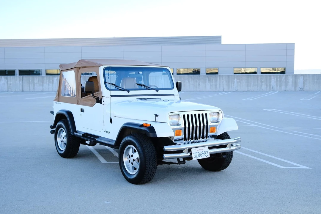 1993 Jeep YJ Wrangler - Image 9 of 31