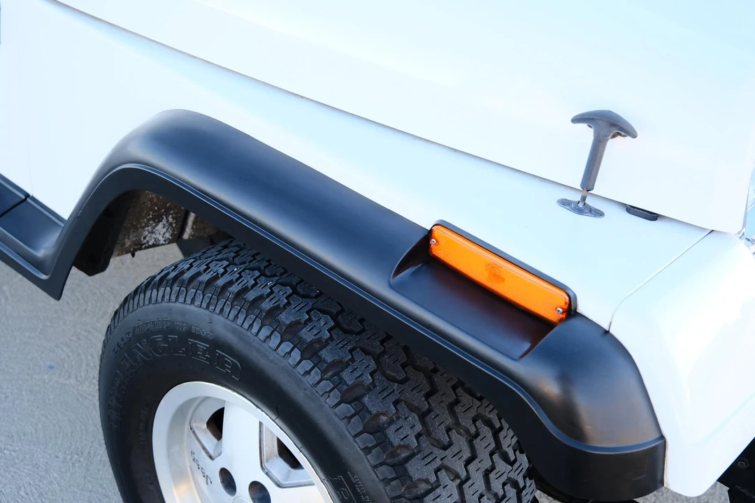 1993 Jeep YJ Wrangler - Image 28 of 31