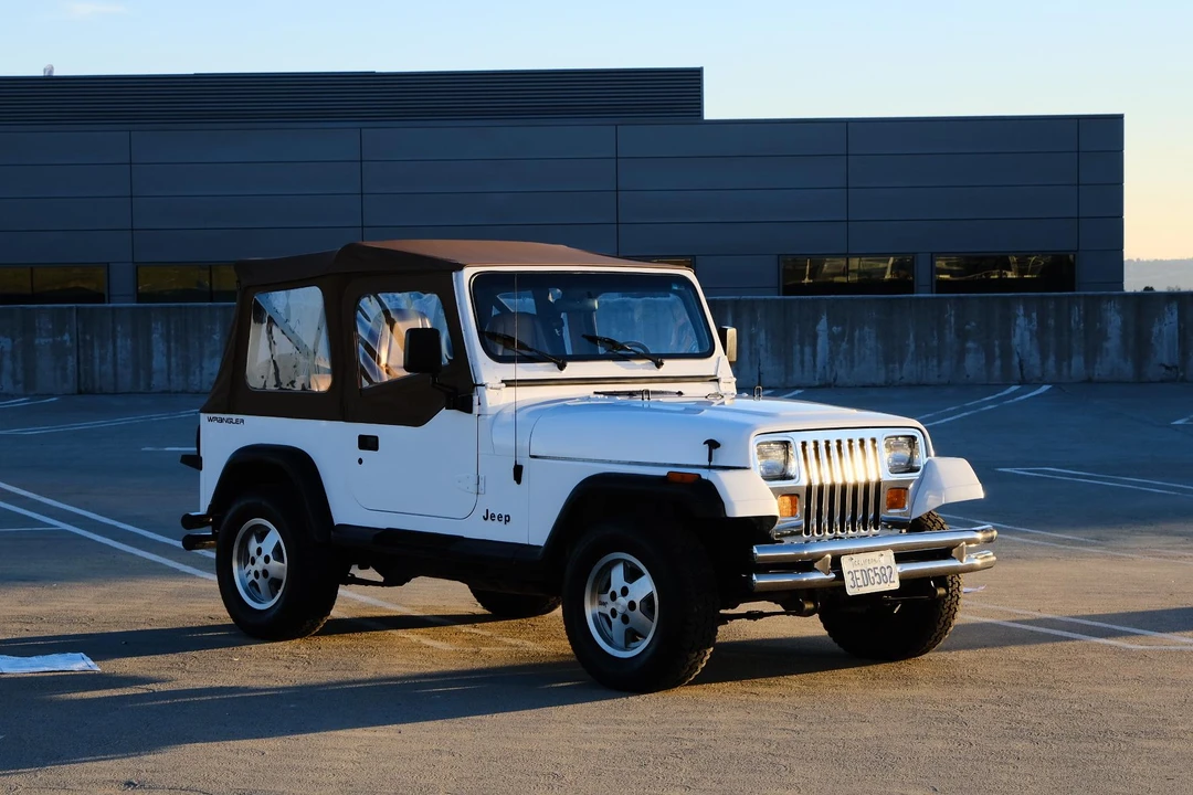 1993 Jeep YJ Wrangler - Image 10 of 31