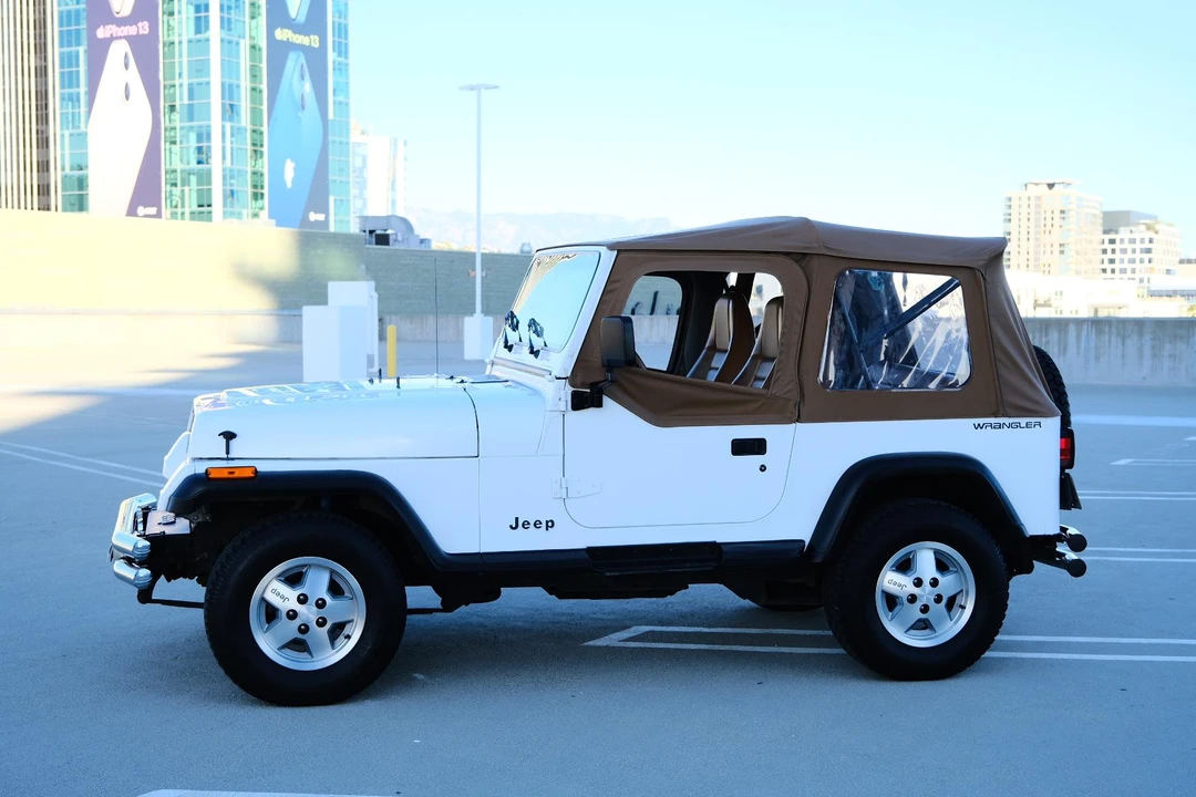 1993 Jeep YJ Wrangler - Image 20 of 31