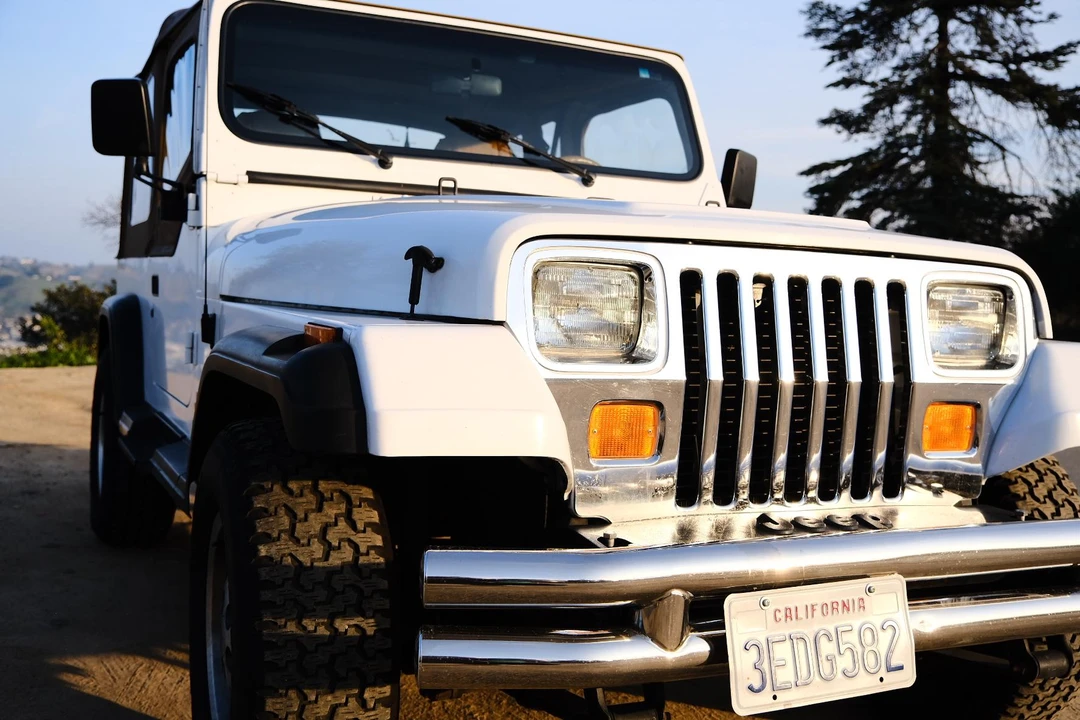 1993 Jeep YJ Wrangler - Image 27 of 31