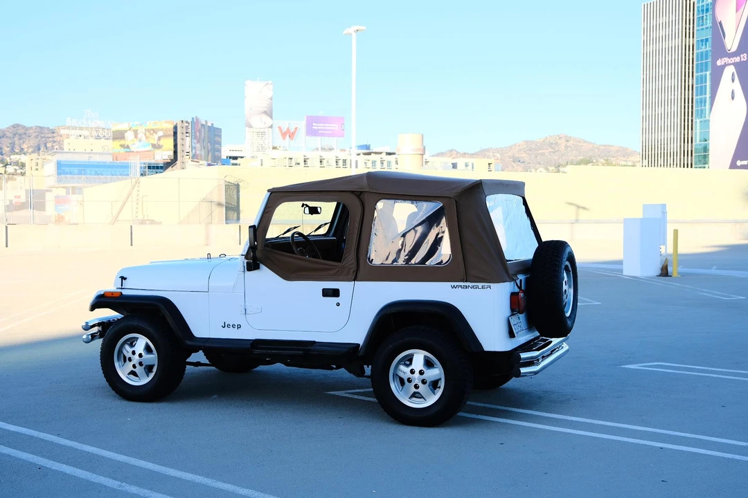 1993 Jeep YJ Wrangler - Image 19 of 31