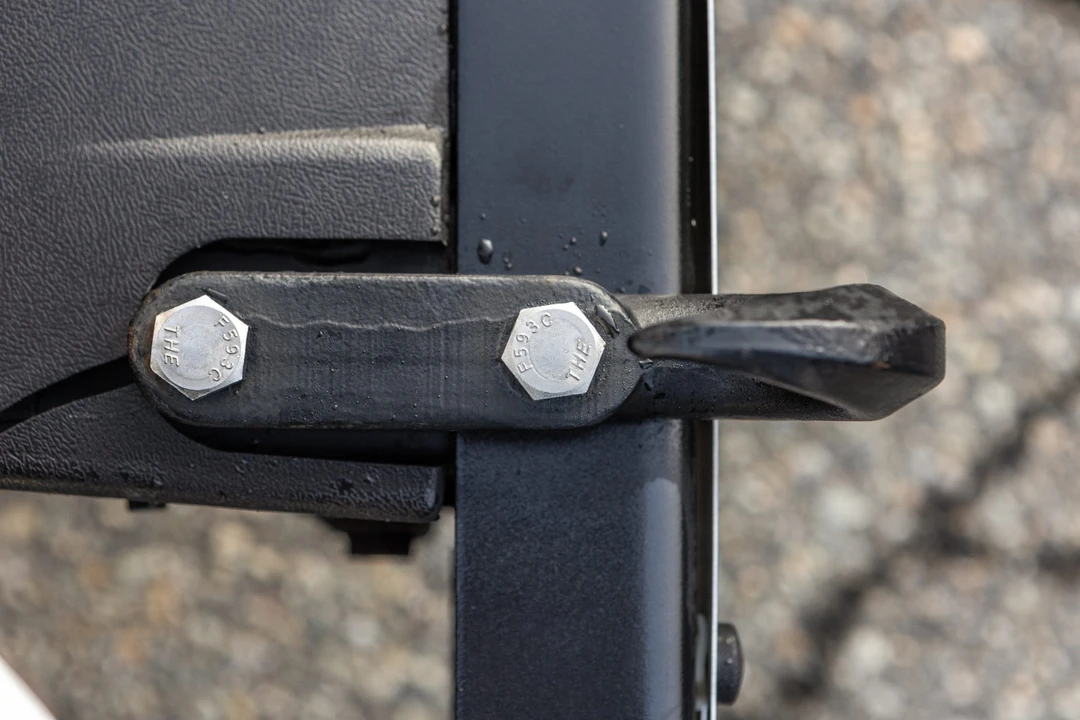 1993 Jeep YJ Wrangler - Image 26 of 31