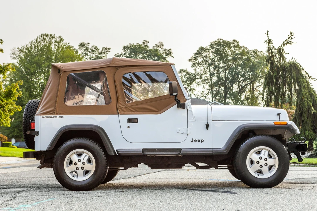 1993 Jeep YJ Wrangler - Image 7 of 31