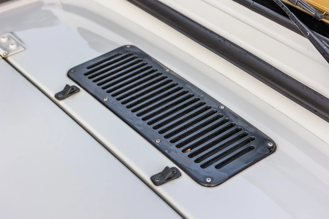 1993 Jeep YJ Wrangler - Image 19 of 31