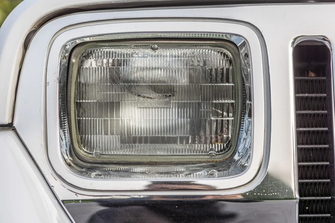 1993 Jeep YJ Wrangler - Image 12 of 31