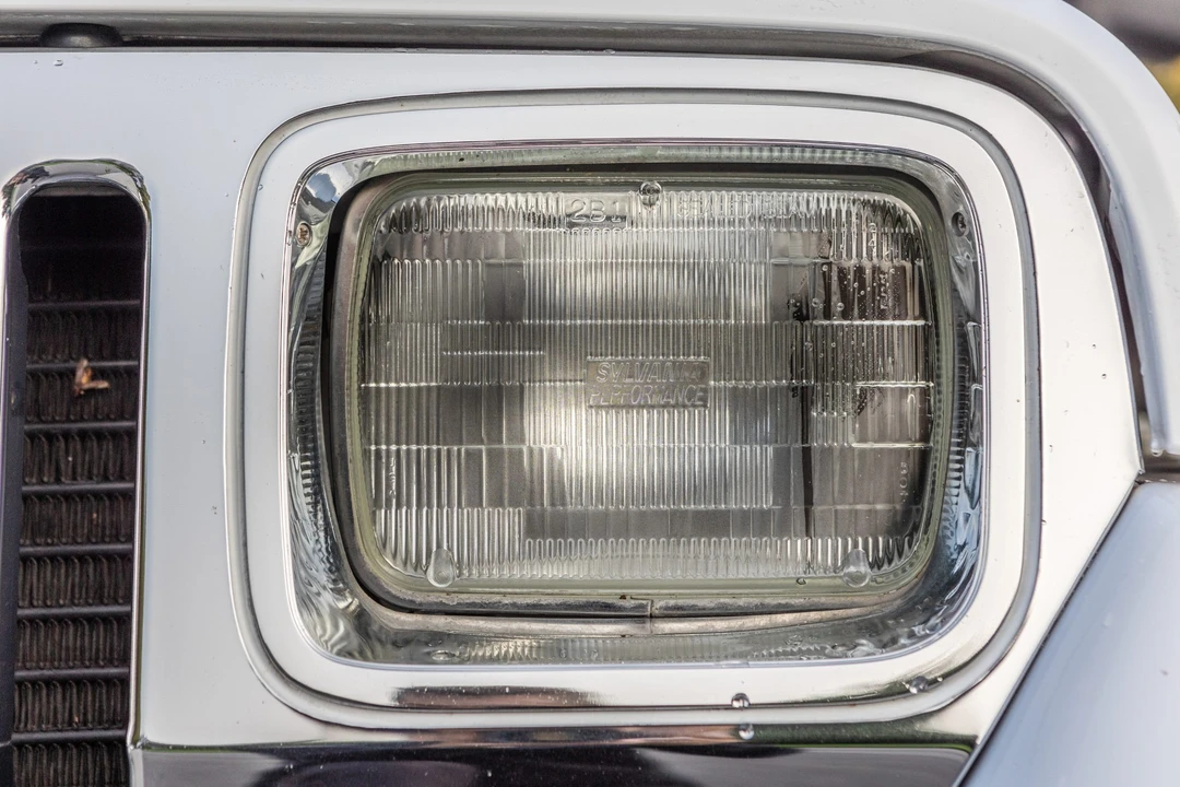 1993 Jeep YJ Wrangler - Image 11 of 31